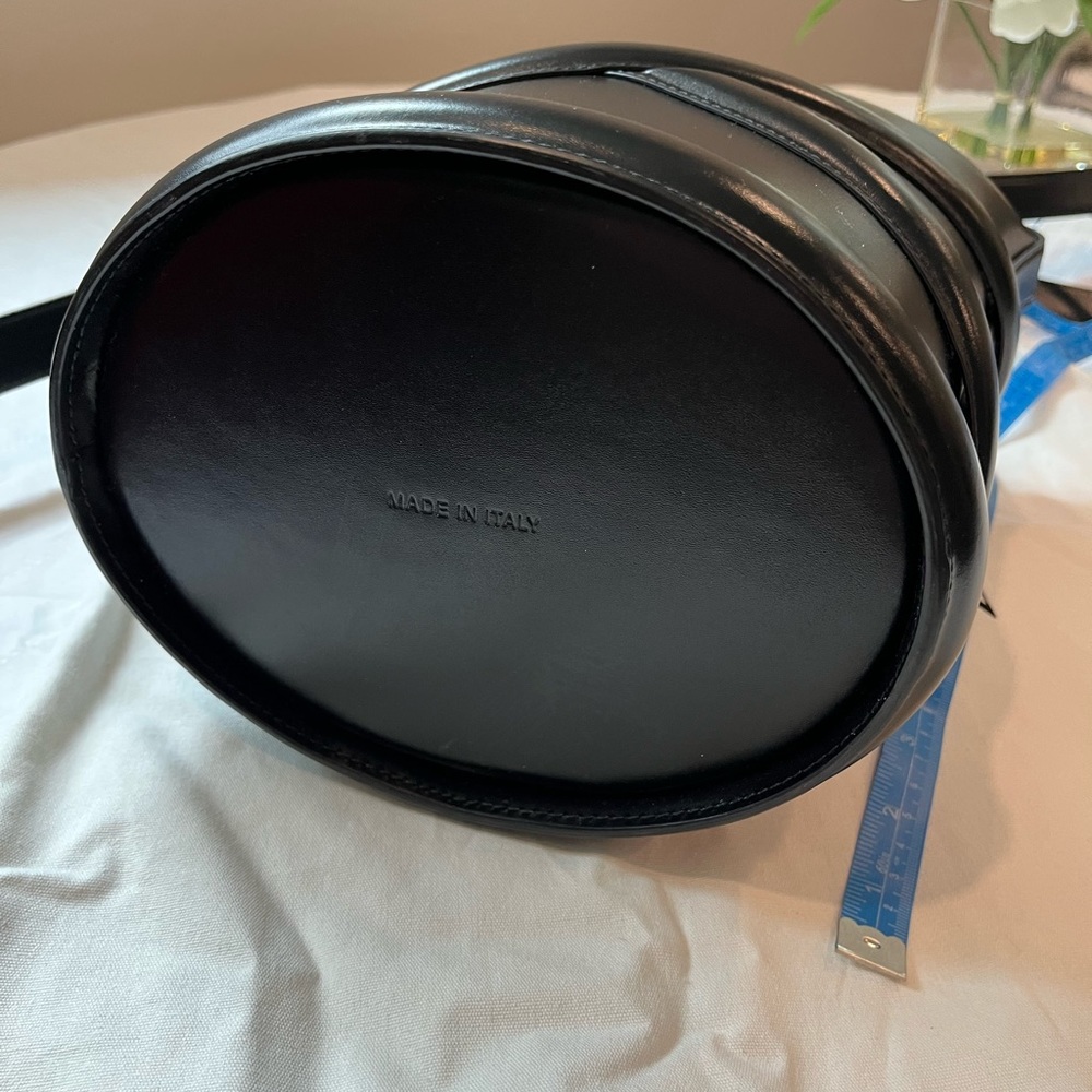 Alexander McQueen Black Shoulder Bag - Picture 8 of 12